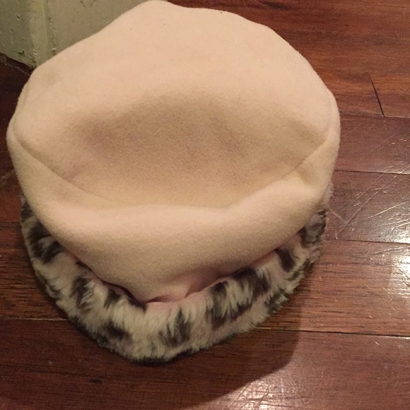 Fleece jacket & hat - Picture 2 of 7